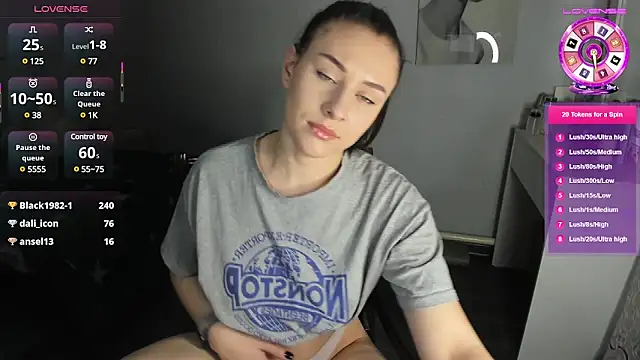 Snapshot of KindKristy chatting on 02-20-25, 09:00 KindKristy online show from 02-20-25, 09:00