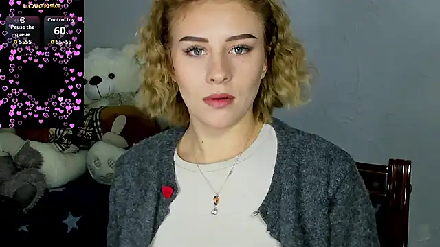 Snapshot of KindKristy chatting on 09-19-25, 05:20 KindKristy online show from 09-19-25, 05:20