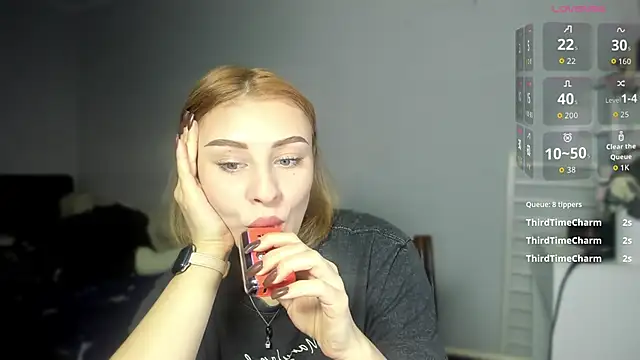 Snapshot of KindKristy chatting on 11-25-25, 05:29 KindKristy online show from 11-25-25, 05:29