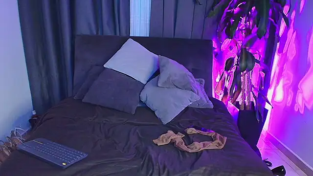 Snapshot of Aliciawonderxx chatting on 03-01-26, 11:18 Aliciawonderxx online show from 03-01-26, 11:18