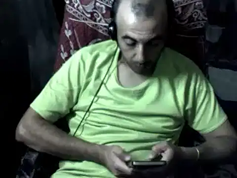 Snapshot of big_heart chatting on 10-25-25, 10:04 big heart online show from 10-25-25, 10:04