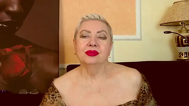 Snapshot of LadyPosh chatting on 07-17-26, 09:41 LadyPosh online show from 07-17-26, 09:41