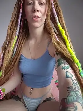 LucidLucy online show from 12-14-25, 01:27