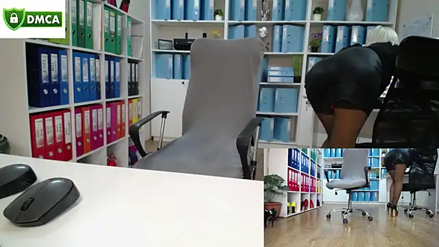 Snapshot of secret-office chatting on 06-10-26, 05:18 secret-office online show from 06-10-26, 05:18