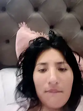 Snapshot of emily_honter chatting on 01-16-25, 05:44 emily honter online show from 01-16-25, 05:44