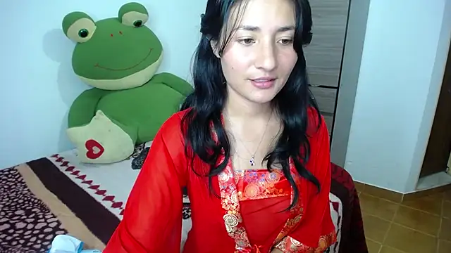 Snapshot of emily_honter chatting on 02-21-25, 04:40 emily honter online show from 02-21-25, 04:40