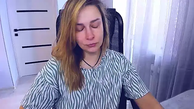 AlexiaDarren online show from 03-08-26, 11:58