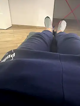 Snapshot of Io1994 chatting on 12-16-25, 01:10 Io1994 online show from 12-16-25, 01:10