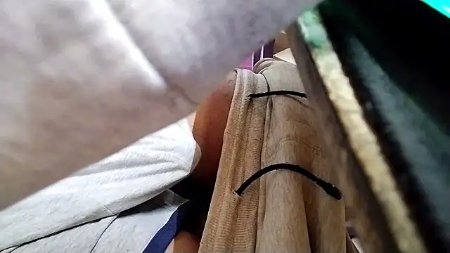 Snapshot of growing20yo chatting on 01-11-26, 12:04 growing20yo online show from 01-11-26, 12:04