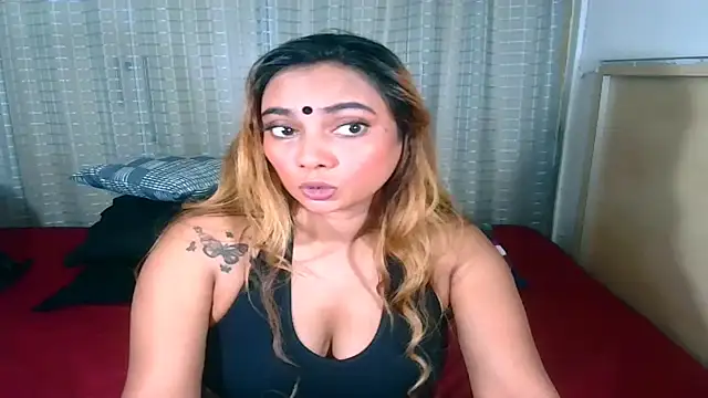 Snapshot of sexyindianchic chatting on 12-02-25, 05:41 sexyindianchic online show from 12-02-25, 05:41