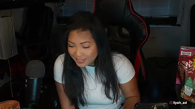 Snapshot of Bubbleliyah chatting on 11-13-25, 09:36 Bubbleliyah online show from 11-13-25, 09:36