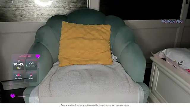 Snapshot of bigkiss4u_carla chatting on 07-20-26, 12:18 bigkiss4u carla online show from 07-20-26, 12:18