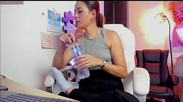 KimberlySaen online show from 02-28-26, 10:00