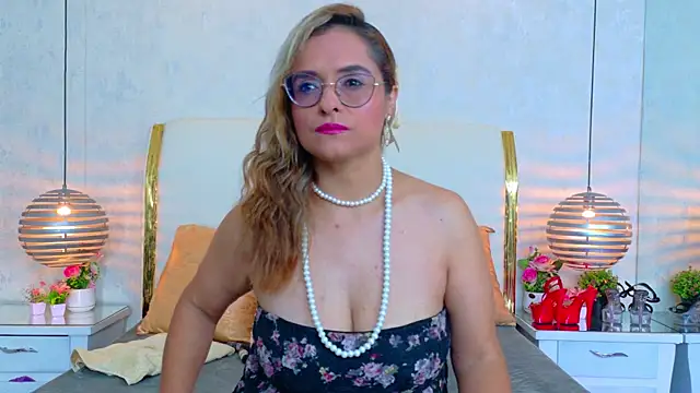 Snapshot of MarilynVega1 chatting on 07-09-26, 08:57 MarilynVega1 online show from 07-09-26, 08:57