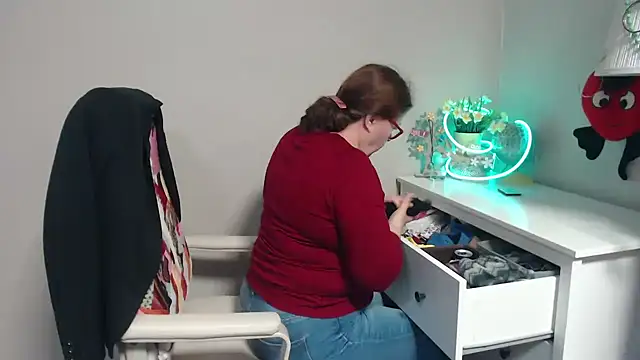 Adelewildx online show from 03-05-25, 04:24