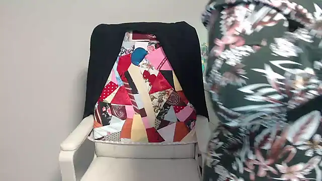 Adelewildx online show from 03-11-25, 07:48