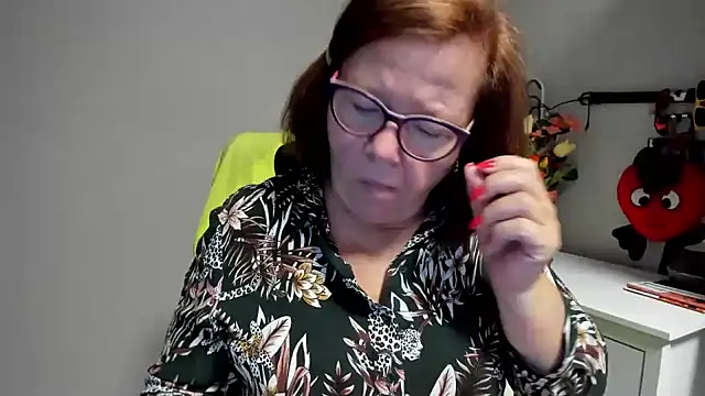 Snapshot of Adelewildx chatting on 07-21-26, 03:42 Adelewildx online show from 07-21-26, 03:42