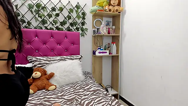 Snapshot of BellaBellosinia chatting on 10-26-25, 01:55 BellaBellosinia online show from 10-26-25, 01:55