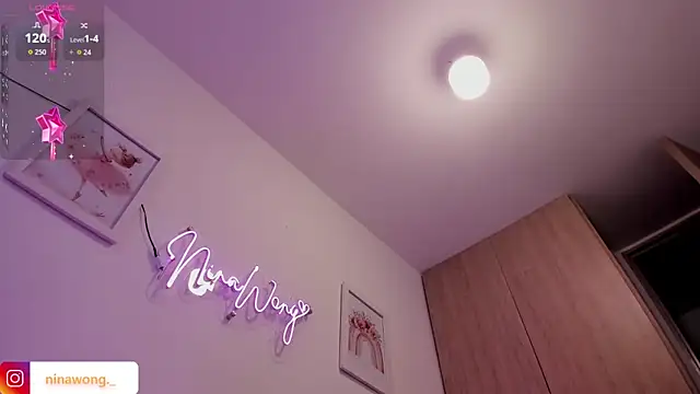 Snapshot of NinaWong chatting on 12-04-25, 02:26 NinaWong online show from 12-04-25, 02:26