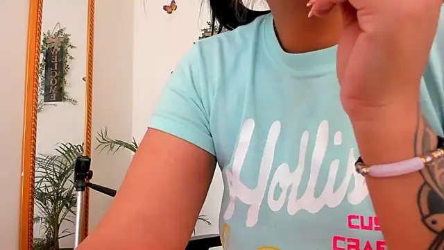 Snapshot of darsha_sahu chatting on 01-08-25, 04:33 darsha sahu online show from 01-08-25, 04:33