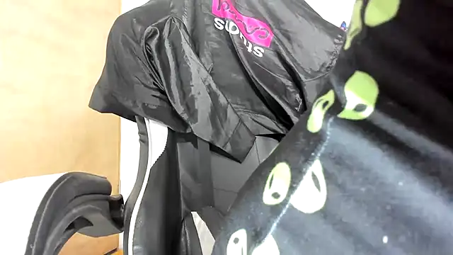 Snapshot of darsha_sahu chatting on 11-18-25, 12:38 darsha sahu online show from 11-18-25, 12:38