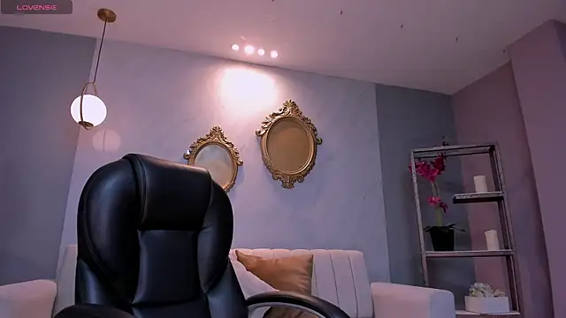 BrennaWalker online show from 02-27-25, 06:18