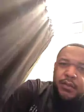 Snapshot of Oakcliffjacker chatting on 10-05-25, 11:41 Oakcliffjacker online show from 10-05-25, 11:41