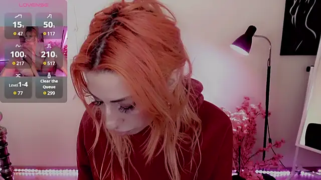 Snapshot of AnnieGOld_ chatting on 12-14-24, 12:44 AnnieGOld online show from 12-14-24, 12:44