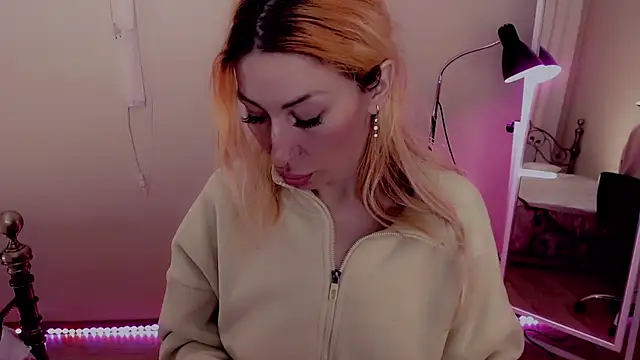 Snapshot of AnnieGOld_ chatting on 02-27-25, 10:20 AnnieGOld online show from 02-27-25, 10:20