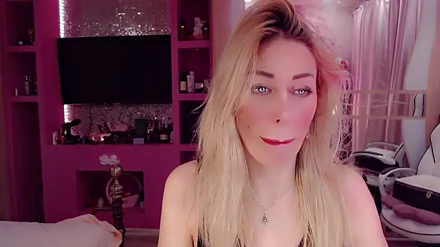 Snapshot of AnnieGOld_ chatting on 11-17-25, 07:41 AnnieGOld online show from 11-17-25, 07:41