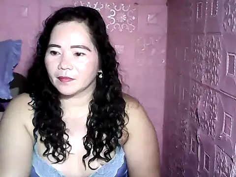 hotpusie 4u online show from 11-19-25, 04:51