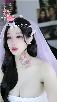 Snapshot of candy_cola chatting on 02-14-26, 01:13 candy cola online show from 02-14-26, 01:13