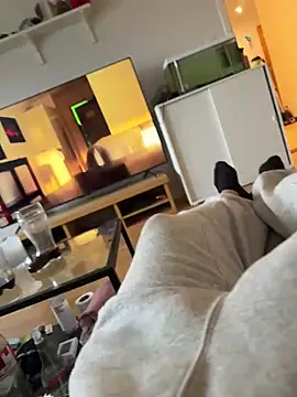 adam123456654321 online show from 01-30-25, 09:04