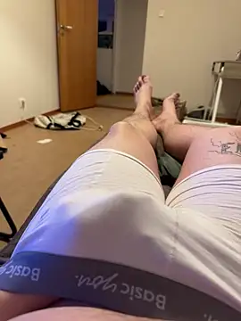 adam123456654321 online show from 02-16-25, 11:05