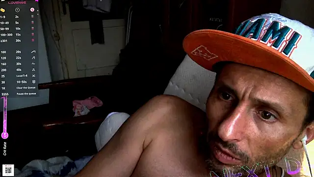 Snapshot of FireFox_Feel chatting on 12-06-24, 01:44 FireFox Feel online show from 12-06-24, 01:44