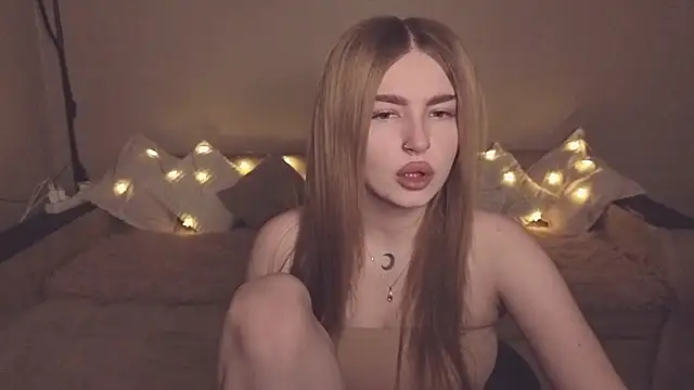 Snapshot of ViolettaLopez chatting on 01-09-26, 01:25 ViolettaLopez online show from 01-09-26, 01:25