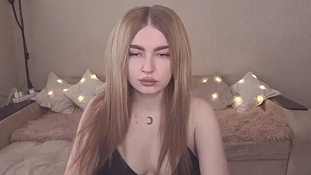 Snapshot of ViolettaLopez chatting on 01-11-26, 10:09 ViolettaLopez online show from 01-11-26, 10:09