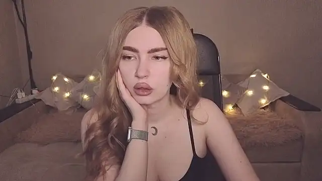 Snapshot of ViolettaLopez chatting on 01-12-26, 12:32 ViolettaLopez online show from 01-12-26, 12:32