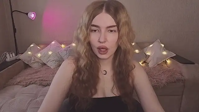 Snapshot of ViolettaLopez chatting on 02-03-26, 01:05 ViolettaLopez online show from 02-03-26, 01:05