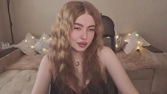 Snapshot of ViolettaLopez chatting on 02-08-26, 10:29 ViolettaLopez online show from 02-08-26, 10:29