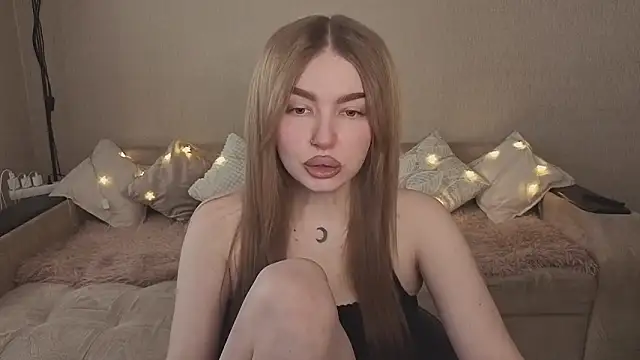 Snapshot of ViolettaLopez chatting on 03-02-26, 01:29 ViolettaLopez online show from 03-02-26, 01:29