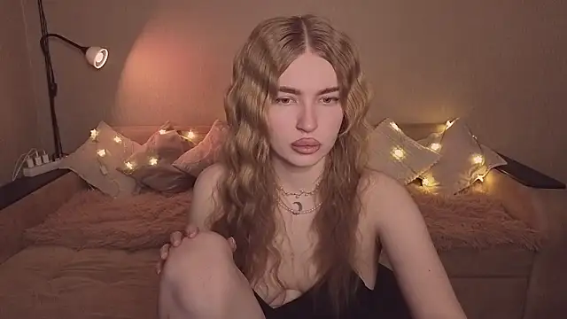 ViolettaLopez online show from 03-16-26, 04:11