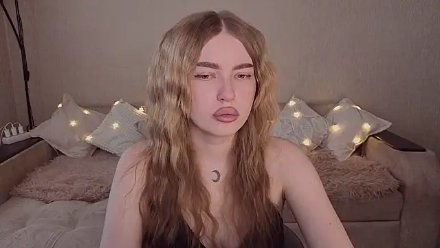 ViolettaLopez online show from 04-25-26, 02:58