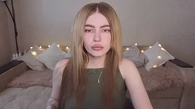 Snapshot of ViolettaLopez chatting on 05-23-26, 12:53 ViolettaLopez online show from 05-23-26, 12:53