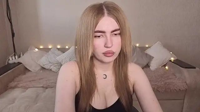 Snapshot of ViolettaLopez chatting on 06-08-26, 11:21 ViolettaLopez online show from 06-08-26, 11:21