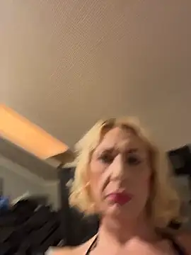 shemale000 online show from 04-20-26, 07:00