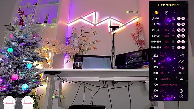 Snapshot of Elena-Marilyn chatting on 12-03-25, 09:13 Elena-Marilyn online show from 12-03-25, 09:13