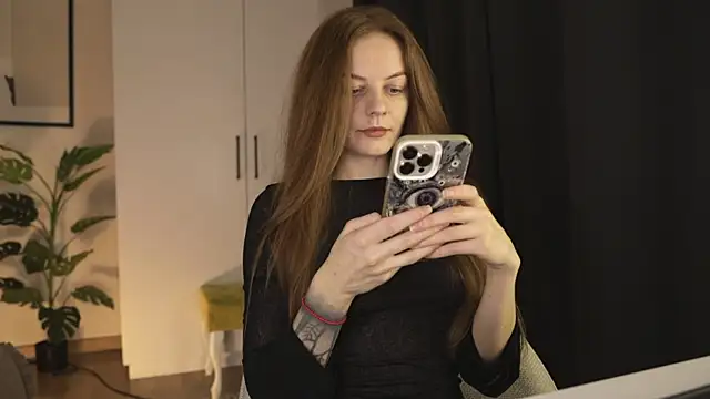 Snapshot of LadyInBad chatting on 10-16-25, 06:42 LadyInBad online show from 10-16-25, 06:42