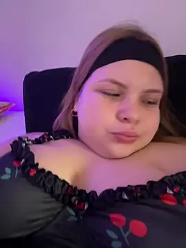 Snapshot of AshlyRouse chatting on 01-12-25, 12:18 AshlyRouse online show from 01-12-25, 12:18
