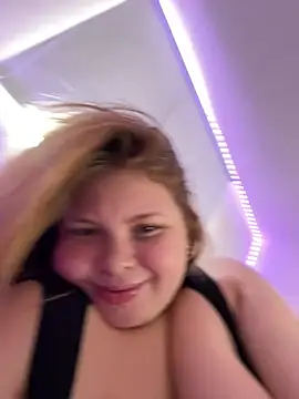 Snapshot of AshlyRouse chatting on 03-09-25, 12:31 AshlyRouse online show from 03-09-25, 12:31